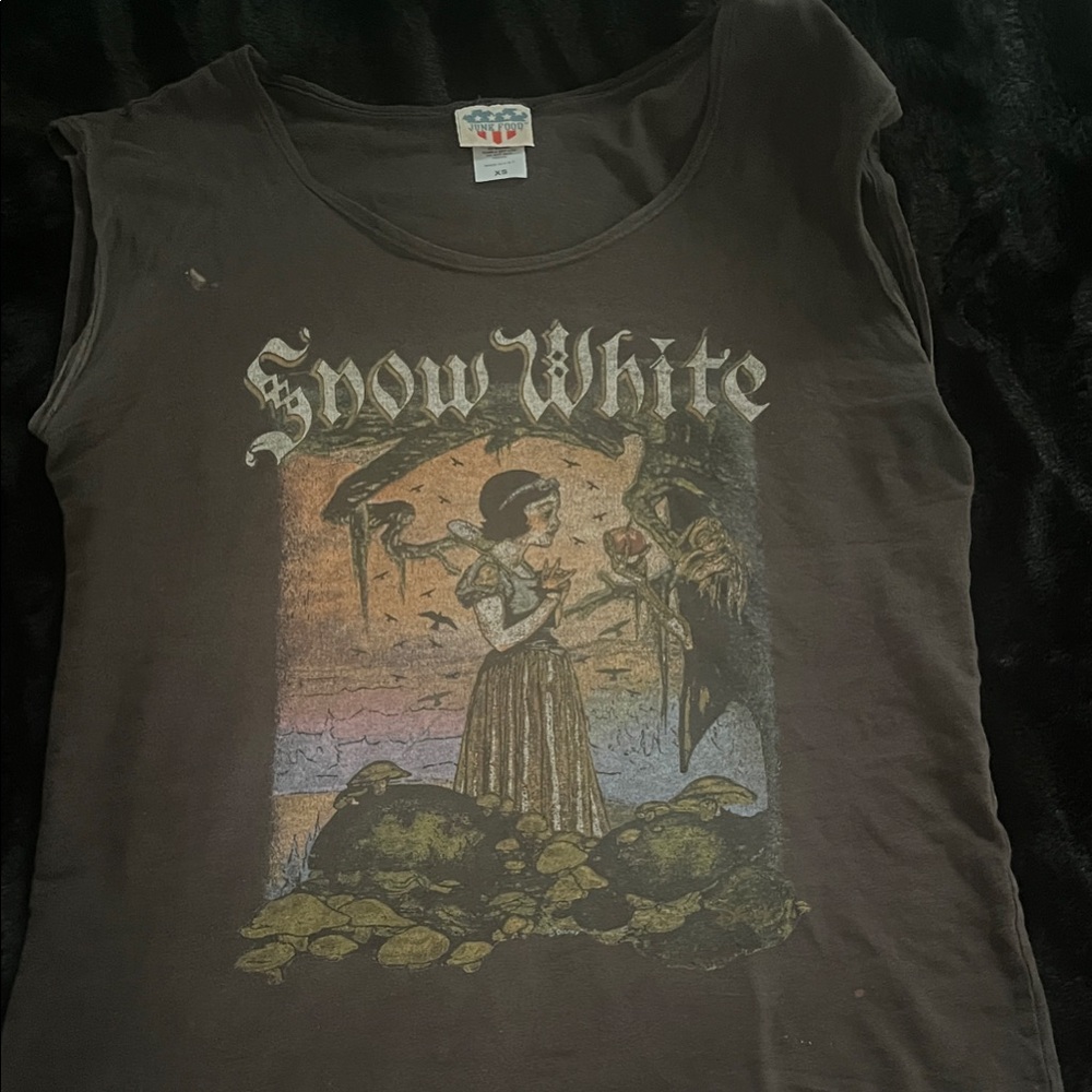 Snow White Graphic Women's Top - Black